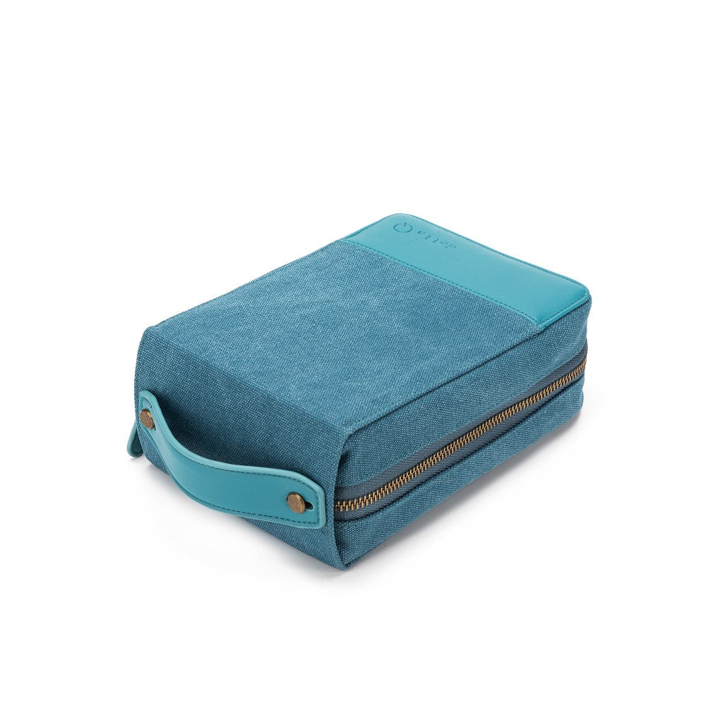 Della Q Maker's Circular Needle Case